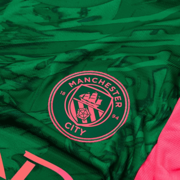 Manchester City Green Jersey 25/26 - Goalkeeper Edition